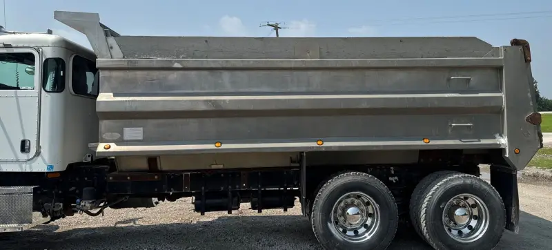 2005 Peterbilt 357 photo 9