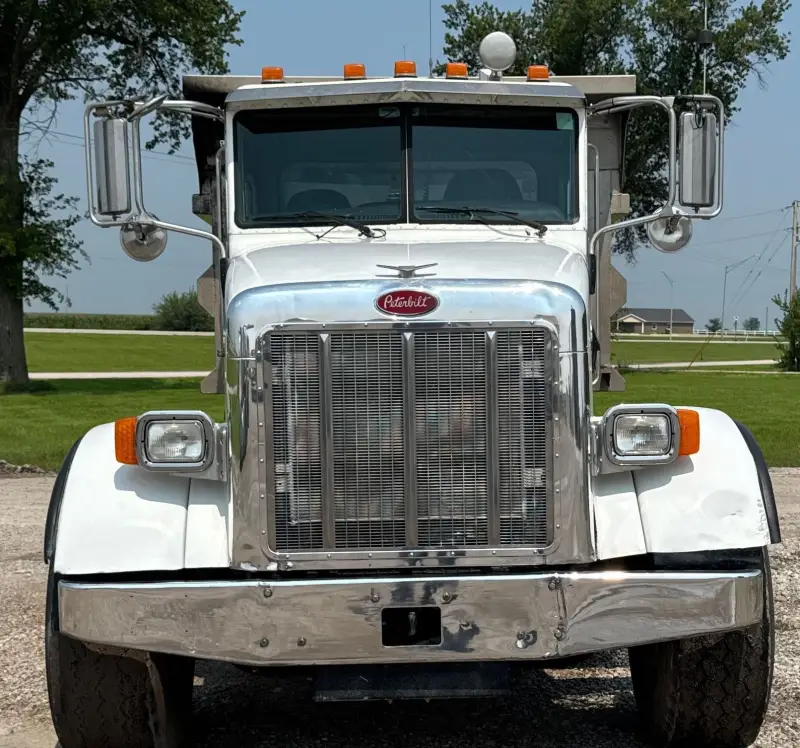 2005 Peterbilt 357 photo 2