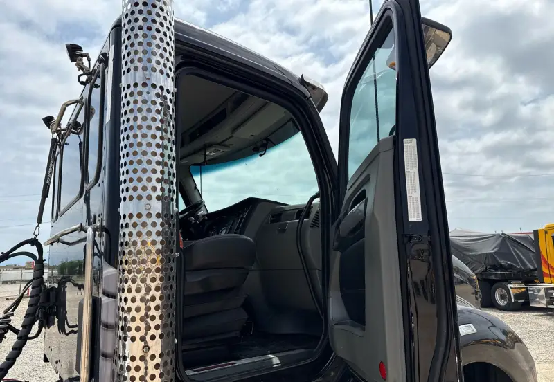 2020 Kenworth T880 photo 43