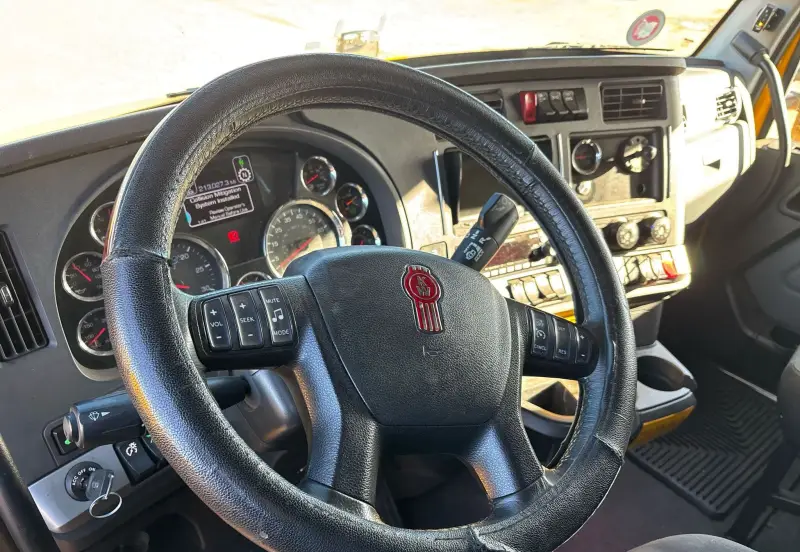 2022 Kenworth T680 photo 21