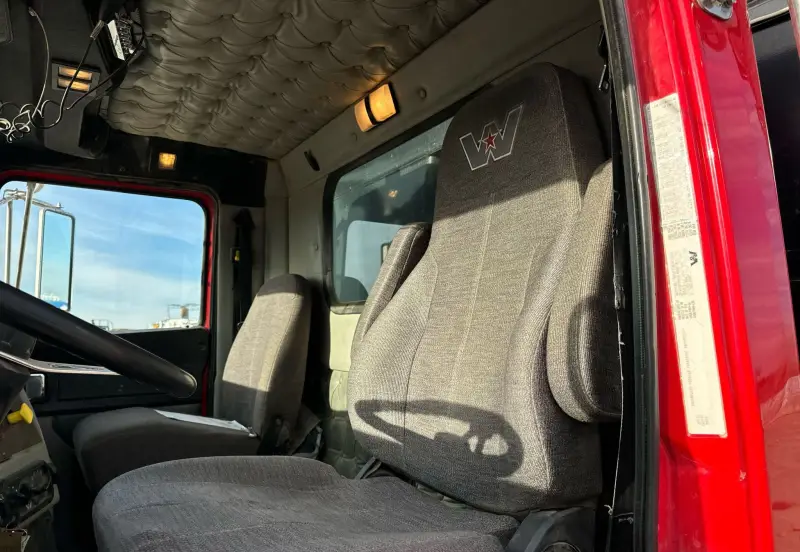2016 Western Star 4700SF photo 49