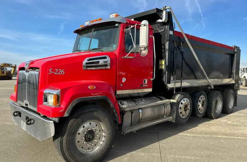 2016 Western Star 4700SF photo 1