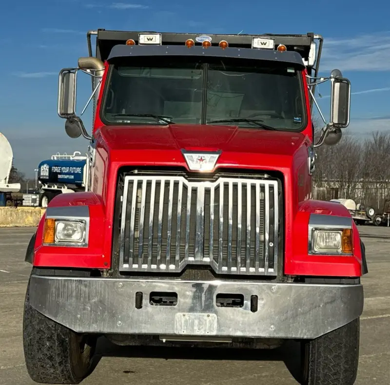 2016 Western Star 4700SF photo 2
