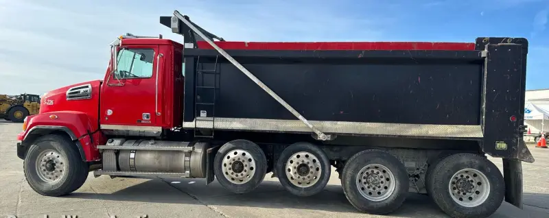 2016 Western Star 4700SF photo 8