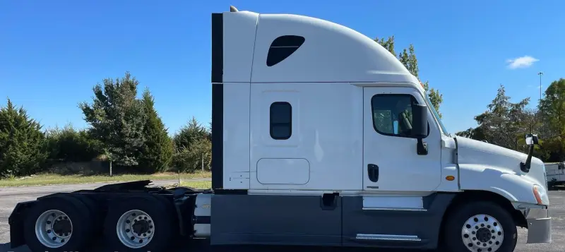 2015 Freightliner Cascadia Evolution 125 photo 4