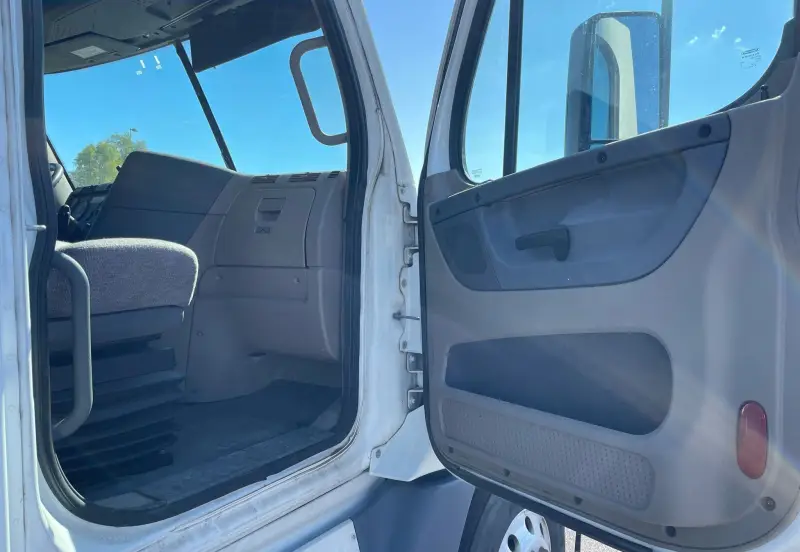 2015 Freightliner Cascadia Evolution 125 photo 40