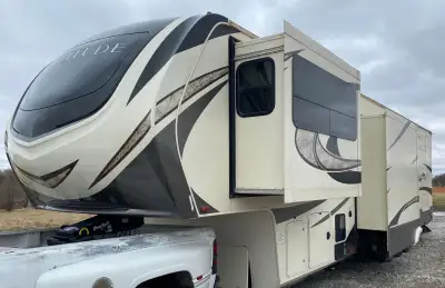 2018 Grand Design Solitude