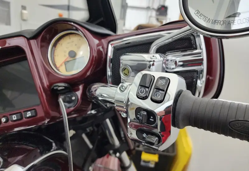 2021 Indian Roadmaster photo 13