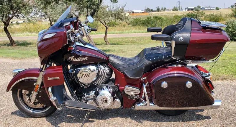 2021 Indian Roadmaster photo 2
