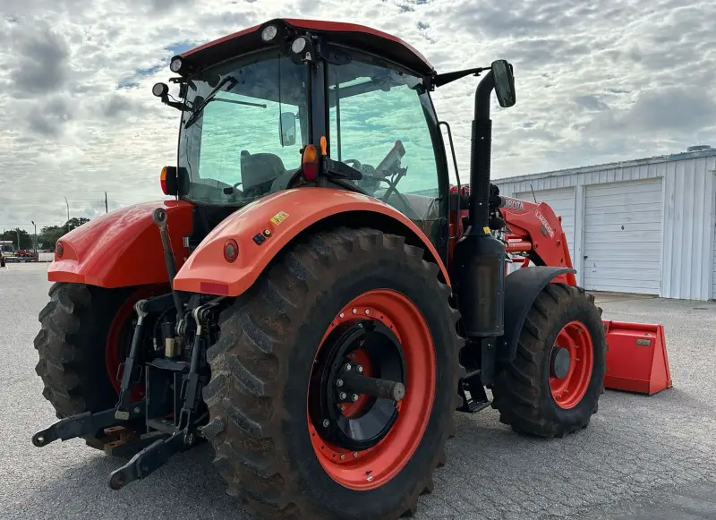 2018 Kubota M7-171 photo 5