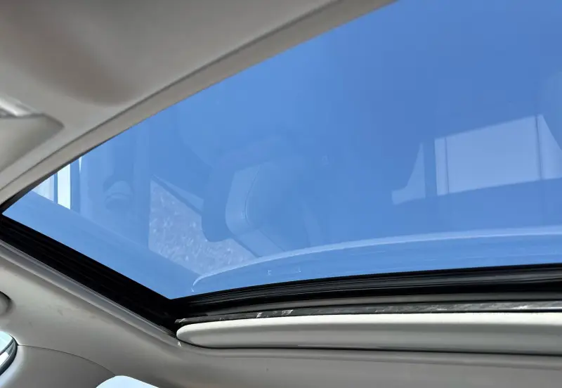 2021 Toyota RAV4 XLE Premium Hybrid photo 36