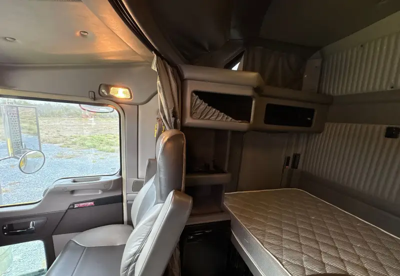 2021 Kenworth W900 photo 58