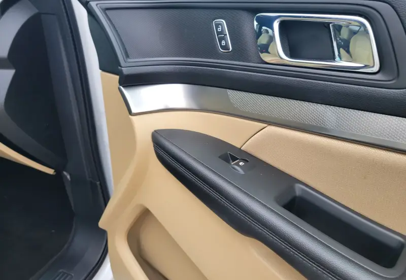 2017 Ford Explorer photo 38