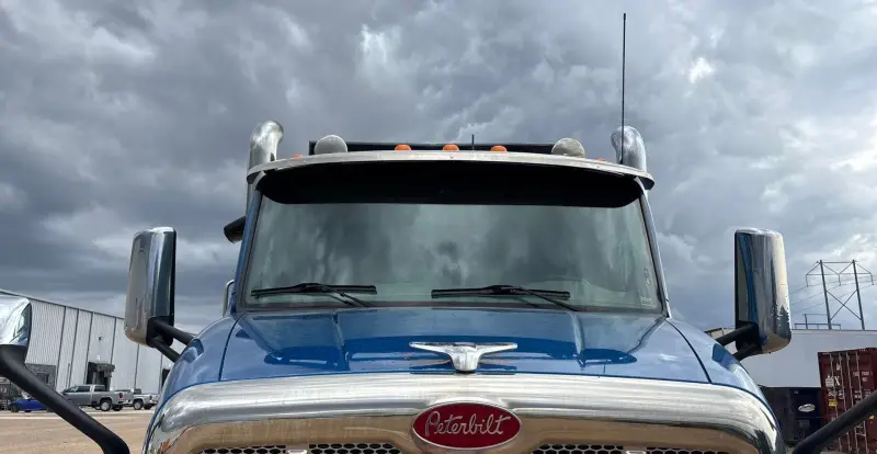 2017 Peterbilt 567 photo 13