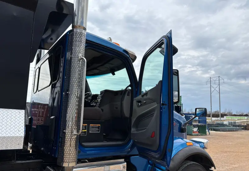 2017 Peterbilt 567 photo 54