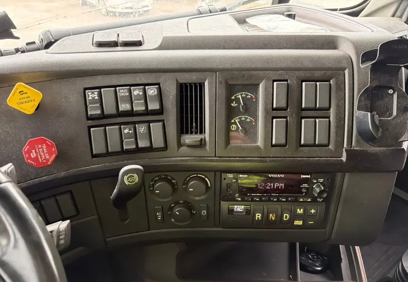 2023 Volvo VNL 860 photo 52