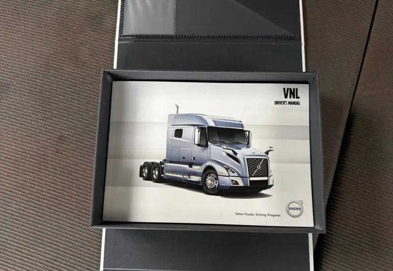 2023 Volvo VNL 860 photo 67