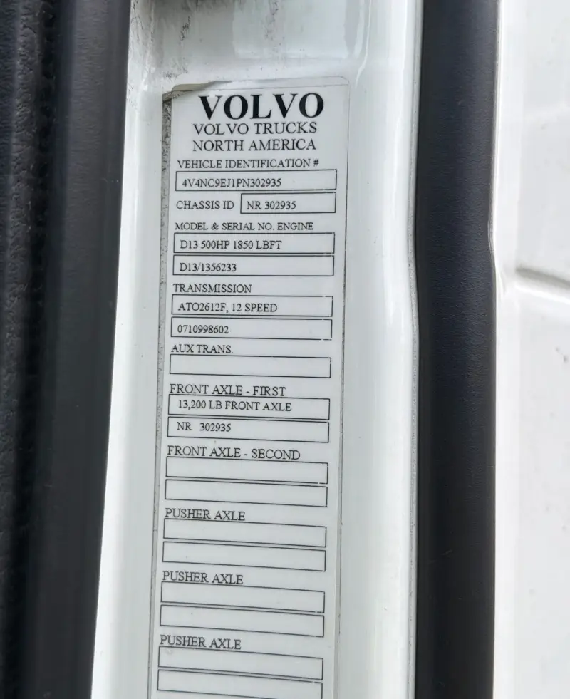2023 Volvo VNL 860 photo 97