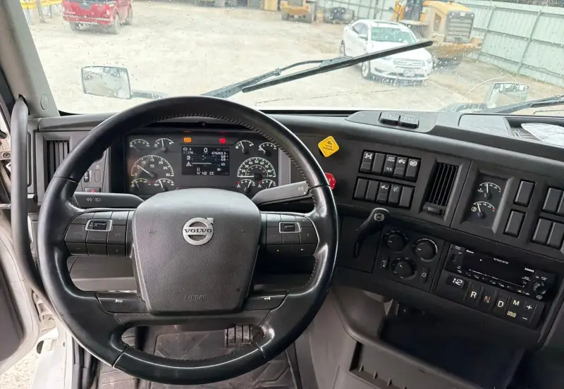 2023 Volvo VNL 860 photo 40
