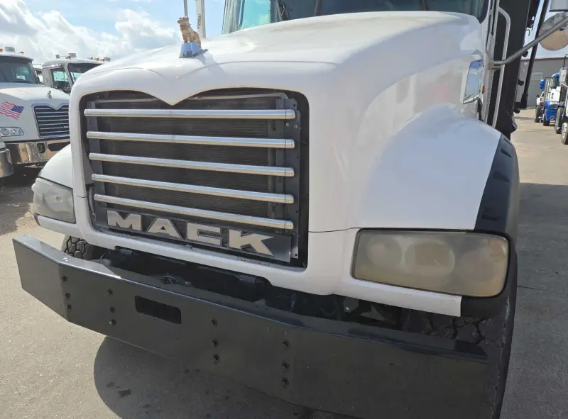 2013 Mack Granite GU713 photo 9